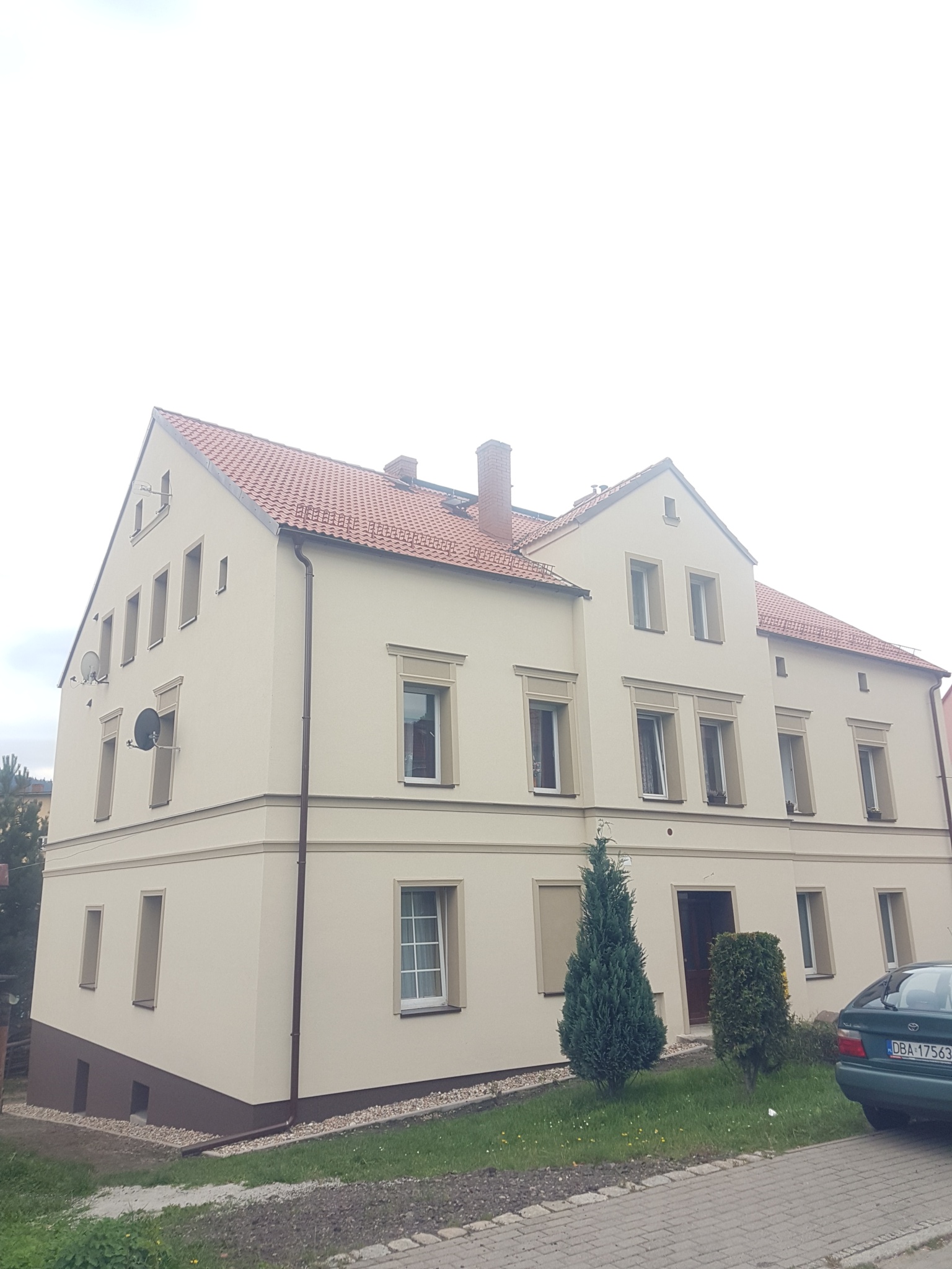 Po- Remont elewacji z dociepleniem Boguszów Gorce, ul. Żeromskiego 36